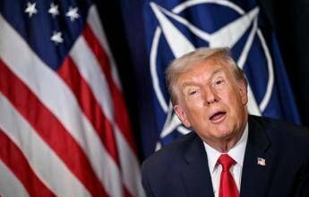 Nato, Trump offende ancora gli alleati: “In Afghanistan sono rimasti nelle retrovie”