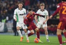 Roma-Sassuolo, rigore dato e poi revocato ai giallorossi. Cos’è successo