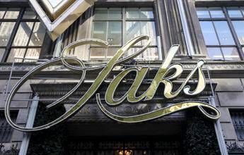 Saks in crisi, il colosso Usa dei grandi magazzini di lusso presenta istanza fallimento