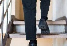 Salire le scale fa bene al cuore, pochi gradini riducono rischio infarto: lo studio