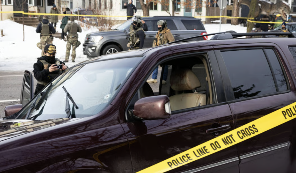 L'auto di Renee Nicole Good, uccisa dall'ICE a Minneapolis