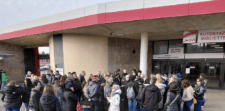 Vicenza, settimana corta e trasporti: il consigliere Colombara rilancia “no al sabato a casa, SVT cambi approccio” Davanti a stazione bus SVT incontro molto partecipato con Raffaele Colombara, capogruppo di Per una grande Vicenza