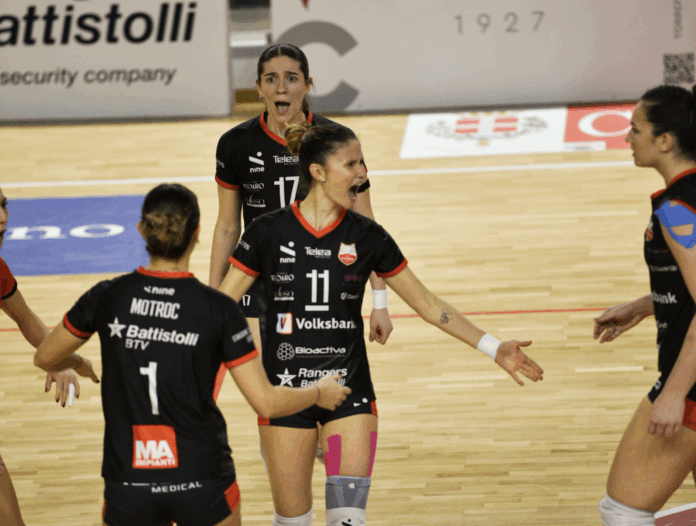 Volksbank Vicenza Volley, un'esultanza dopo un punto col Torbole (foto Matteo Battaglia)