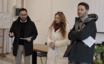 Scuole più sicure a Vicenza, assessori Selmo e Spiller: dal Pnrr 1,43 milioni per la messa a norma antincendio Alla scuola primaria Giusti sul tema Sicurezza nelle scuole di Vicenza: la dirigente dell’Istituto comprensivo Vicenza 5 Biancamaria Lerro tra gli assesori Giovanni Selmo e Cristiano Spiller