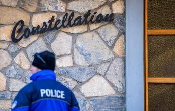 Strage Crans-Montana, tanto legno per arredamenti e struttura e una sola via di fuga al bar Le Constellation