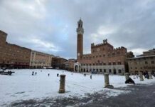 Straordinaria nevicata a Siena, la città del Palio si sveglia imbiancata