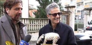 Striscia la Notizia, domani prima puntata: tapiro d’oro a Fiorello e De Filippi inviata