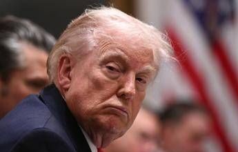 Trump: “Non dormo durante riunioni governo, ma sono noiose”