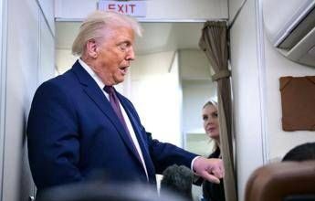 Trump e il livido sulla mano: “Ho sbattuto, sto benissimo”