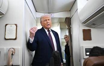 Trump sull’Air Force One: “In Groenlandia possiamo fare ciò che vogliamo”