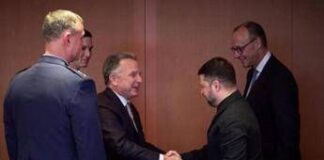 Ucraina, Zelensky e Witkoff proseguono colloqui a Parigi per cessate fuoco