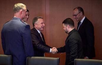 Ucraina, Zelensky e Witkoff proseguono colloqui a Parigi per cessate fuoco