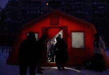 Ucraina, ondata di droni russi su Kiev: proseguono stop a corrente