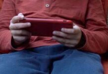 Valditara lancia l’allarme: “Bambini di sei anni già sui siti porno”. L’appello ai genitori