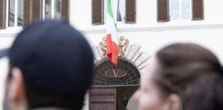 Valentino, apre oggi a Roma la camera ardente