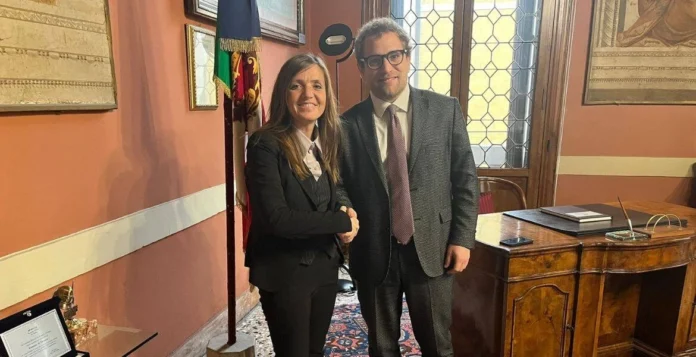 Vicenza, a Palazzo Trissino il sindaco Giacomo Possamai incontra l'assessora Paola Poma Vicenza, a Palazzo Trissino il sindaco Giacomo Possamai incontra l'assessora Paola Poma