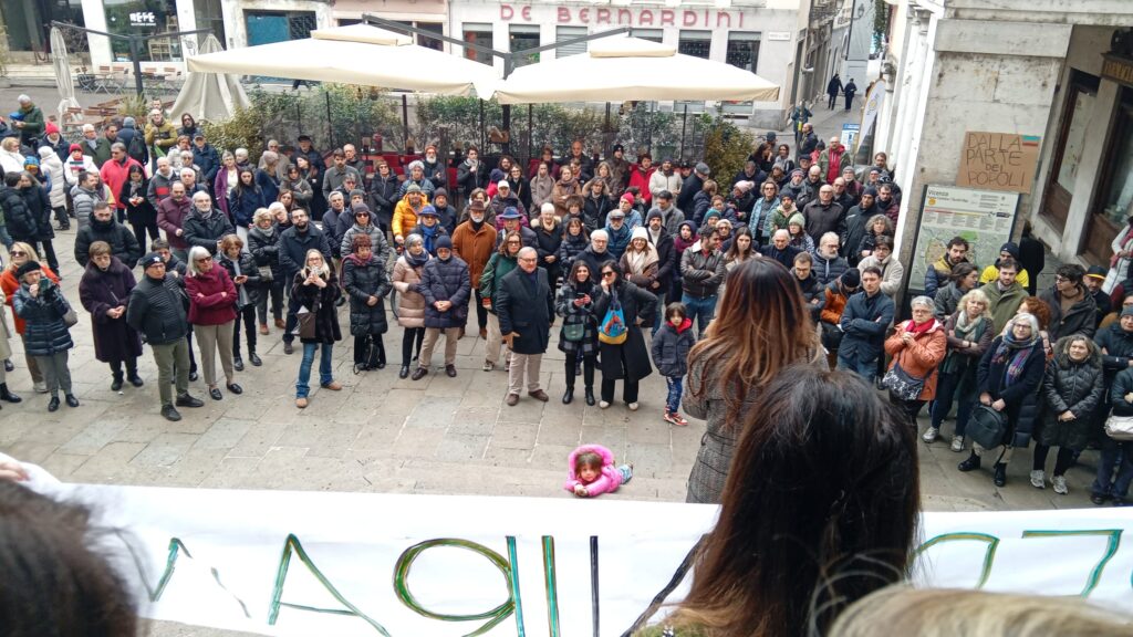 Vicenza, piazza delle Erbe per l’Iran vista da Luca Fantò e dagli organizzatori