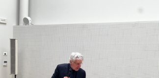 “Una montagna di soldi”: Giuseppe Pietrobelli con Leonardo Nicolai alla ex Centrale col suo libro sulle ombre di Milano-Cortina 2026 Olimpiadi Milano Cortina 2026