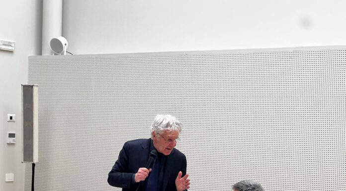 “Una montagna di soldi”: Giuseppe Pietrobelli presenta con Leonardo Nicolai alla ex Centrare il suo libro sulle ombre di Milano-Cortina 2026 Olimpiadi Milano Cortina 2026