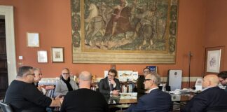 Questura di Vicenza, sit-in agenti e visita alle istituzioni. Sindaco Possamai: “Sono i primi a denunciare la carenza di personale” possamai carenza organico polizia vicenza