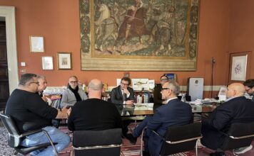 Questura di Vicenza, sit-in agenti e visita alle istituzioni. Sindaco Possamai: “Sono i primi a denunciare la carenza di personale” possamai carenza organico polizia vicenza