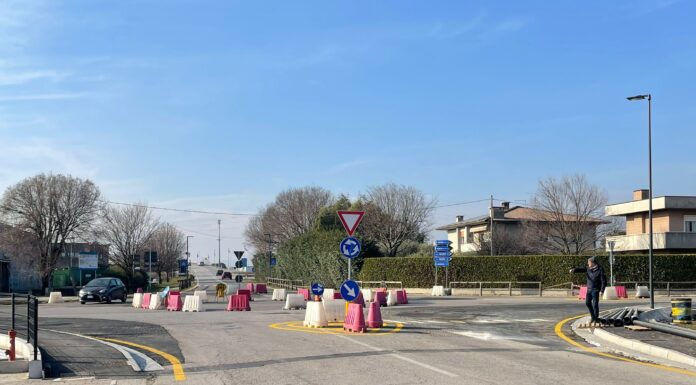 Romano d’Ezzelino dice addio ai semafori: operativa la nuova rotatoria in via Nardi semafori Romano d'Ezzelino rotatoria via Nard sp 57