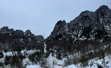 Tragedia di Recoaro Terme. È Massimiliano Ferru, 50 anni di Mestre, l’alpinista morto sul Vaio Gabele travolto da una slavina slavina recoaro terme