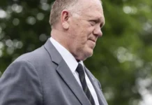 Minneapolis, lo ‘zar dei confini’ Homan: “Tolleranza zero per chi minaccia agenti, Ice deve essere migliorata” Tom Homan