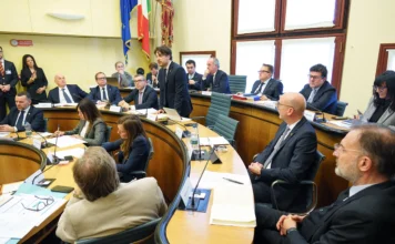 Autonomia Veneto, Stefani in Consiglio: “Iter avanti con slancio e dialogo costante con Roma” autonomia veneto alberto stefani