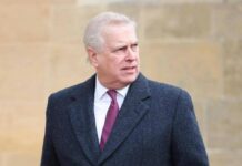 Andrew, via i titoli e la casa… ma non i privilegi funebri