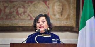 “Attenta a chi ti aspetta dietro l’angolo”, minacce di morte a Simonetta Matone