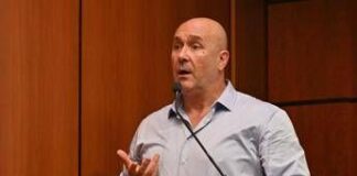 Bandecchi: “Nulla in comune con Vannacci, non c’entro con estrema destra”