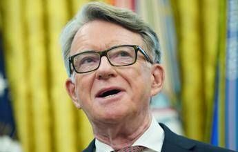 Caso Epstein, arrestato l’ex ambasciatore britannico in Usa Peter Mandelson