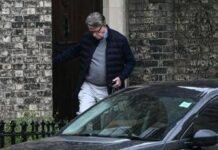 Caso Epstein, ex ambasciatore britannico Mandelson rilasciato su cauzione