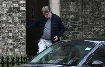 Caso Epstein, ex ambasciatore britannico Mandelson rilasciato su cauzione