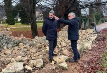 Muro crollato a Villa Cordellina Lombardi, il presidente della Provincia Nardin: “Ci stiamo attivando per ripristinarlo in sicurezza” Villa cordellina muro crollato Nardin e Parise