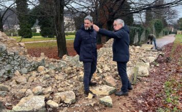 Muro crollato a Villa Cordellina Lombardi, il presidente della Provincia Nardin: “Ci stiamo attivando per ripristinarlo in sicurezza” Villa cordellina muro crollato Nardin e Parise