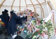 Crans-Montana, a Bella Ma’ gli amici delle vittime italiane: “Continueranno a vivere con noi”