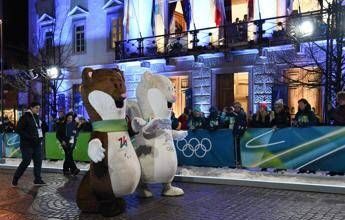 Dalle pins di Snoop Dogg alle mascotte Tina e Milo: caccia ai gadget introvabili di Milano Cortina