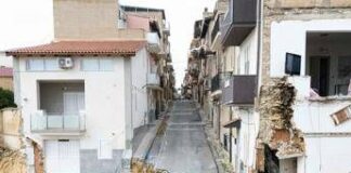 Frana a Niscemi, crolla anche la croce simbolo di speranza per il paese