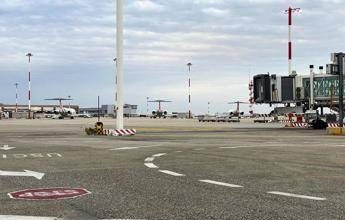 Fumo in cabina su aereo Air France, atterraggio d’emergenza a Venezia: paura per 168 passeggeri