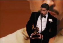 Grammy 2026, Bad Bunny contro l’Ice: “Non siamo selvaggi”