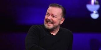 Grammy 2026, “ancora non ascoltano”: Ricky Gervais riposta un suo discorso dopo gli attacchi all’Ice