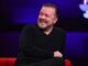 Grammy 2026, “ancora non ascoltano”: Ricky Gervais riposta un suo discorso dopo gli attacchi all’Ice