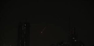 Iran, manager bloccato a Milano: “A Dubai c’è la mia famiglia, missili in area dove viviamo”