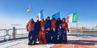 Isolati a -80°C nel buio totale: inizia l’odissea di 12 eroi dell’Antartide