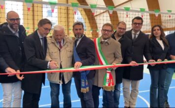 ITIS A. Rossi di Vicenza, inaugurato il nuovo campo polivalente “Rossi Palestra d’Impresa” Itis Rossi, taglio nastro nuova palestra