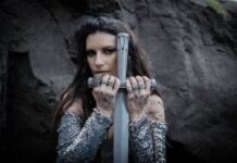 Laura Pausini, nel nuovo album duetti con Annalisa e la voce di Lucio Dalla