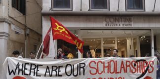 Borse di studio non erogate, presidio degli studenti universitari davanti a Palazzo Ferro Fini. L’appoggio di Pd e Resistere Veneto studenti universitari protesta borse di studio