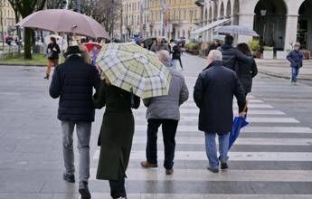 Maltempo, allerta meteo gialla oggi 4 febbraio: l’avviso per 12 regioni